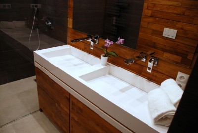 Umywalki z blatem na wymiar Luxum