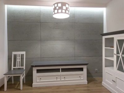 Płyty betonowe 120x60cm w salonie<br />Producent płyt betonowych Luxum