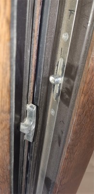 Czopy ustawiłem na tą pozycję zarówno od strony klamki jak i od strony zawiasów. Brak efektu