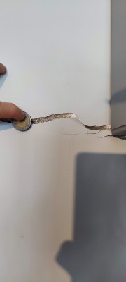 Pęknięcie przy drzwiach